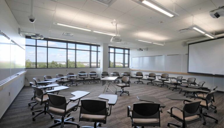 GUSTAVUS ADOLPHUS COLLEGE WARREN AND DONNA BECK ACADEMIC HALL