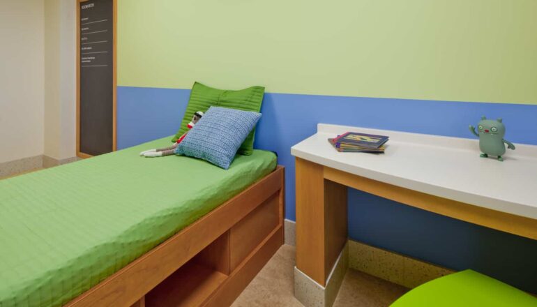 UNIVERSITY OF MINNESOTA MASONIC CHILDREN'S HOSPITAL CHILD/ADOLESCENT MENTAL HEALTH PROGRAM