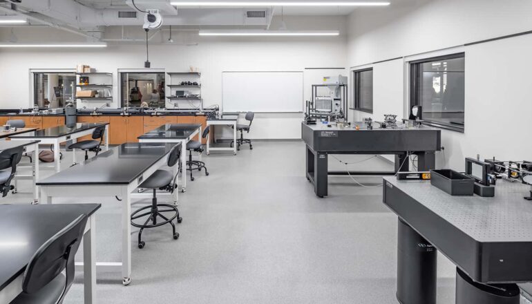 A fluids lab features cleanable surfaces and ample room for movement throughout the lab.