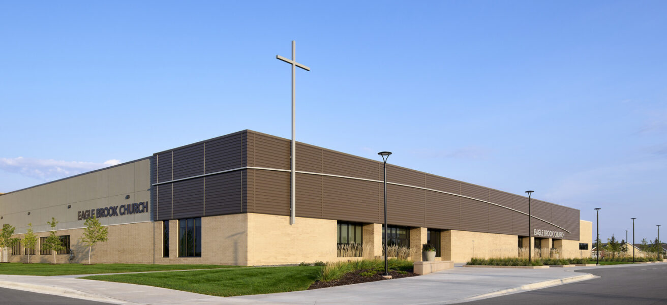 An exterior view of the front entry to the Eagle Brook Church in Apple Valley.