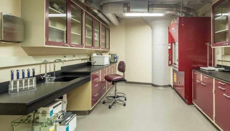 University of Minnesota Medical Devices Center Wet Lab 1